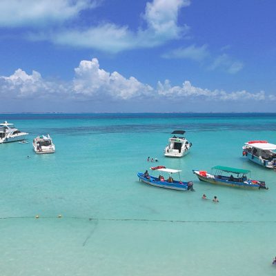 Ferry, catamarán y lancha para ir a Isla Mujeres desde Cancún